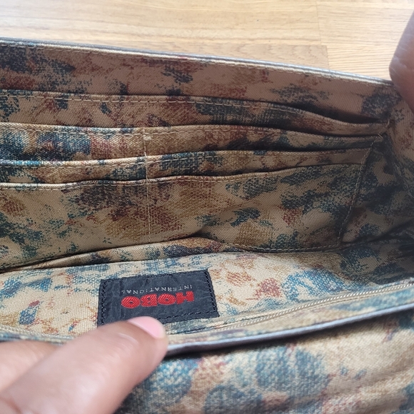 HOBO Leather Shoulder bag/Clutch - Picture 5 of 10